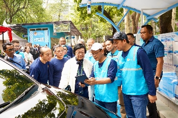 Peringati Hari Lingkungan Hidup Sedunia, PLN bersama KLHK Resmikan SPKLU Hingga Konvoi Motor Listrik