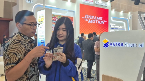 Beli Mobil melalui SEVA di GIIAS Surabaya 2024, Konsumen Berkesempatan dapat Emas dan Saldo Jutaan Rupiah