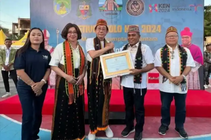 Iklan Kuku Bima Berdampak terhadap Kemajuan Pariwisata Labuan Bajo, Pemkab Manggarai Barat Berikan Penghargaan kepada Sido Muncul