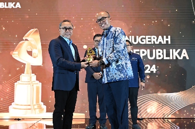 PLN Terima Dua Penghargaan di Ajang Anugerah ESG Republika 2024