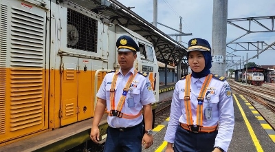 Perempuan Bisa Jadi Masinis KAI