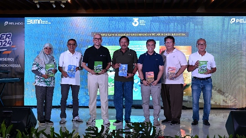 Pelindo Luncurkan Buku Kapita Selekta Pengembangan Pelabuhan Perdana di Indonesia, Kolaborasi Pustral UGM Libatkan 58 Penulis