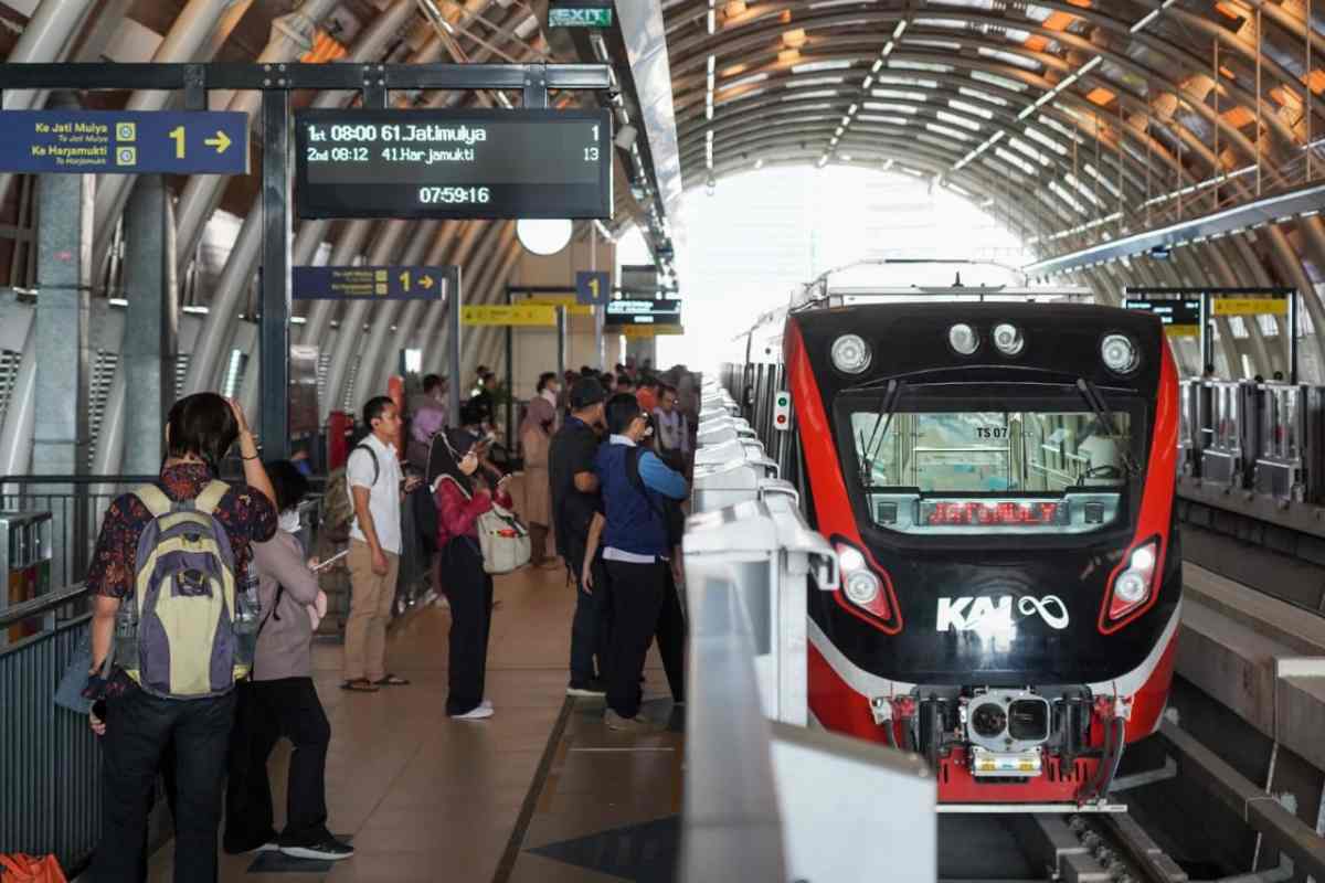 Lebih dari 1,5 Juta Pengguna KRL dan LRT Jabodebek Nikmati Tarif Rp1 Selama Pelantikan Presiden dan Wakil Presiden
