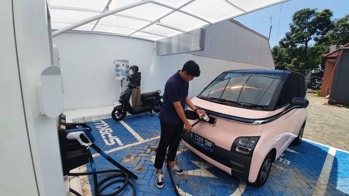 PLN Hadirkan One Stop EV Charging Station di Kota Bandung