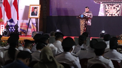 Kepala BPHN Widodo Ekatjahjana Optimis Kades dan Lurah Alumni Paralegal Justice Award dapat Kurangi Beban Kasus di Pengadilan