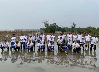 Aksi Restorasi Bumi, Telkom Tanam 10 Ribu Pohon Mangrove di Pantai Istambul Glagah Wangi, Demak Jawa Tengah