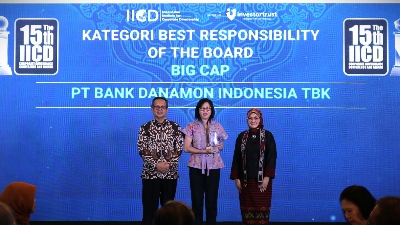 PT Bank Danamon Indonesia Tbk menerima penghargaan pada ajang The 15th IICD Corporate Governance Conference and Award