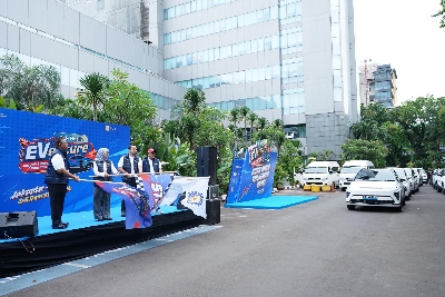 PLN bersama Serikat Pekerja PLN Gelar Roadshow Kendaraan Listrik
