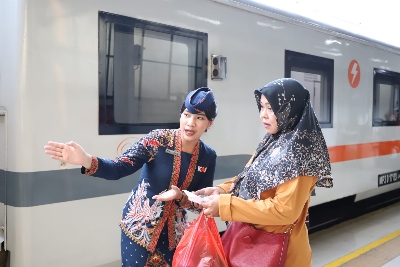 Jelang Angkutan Nataru 2024/2025, KAI Perkuat Kesiapan SDM untuk Layani Penumpang