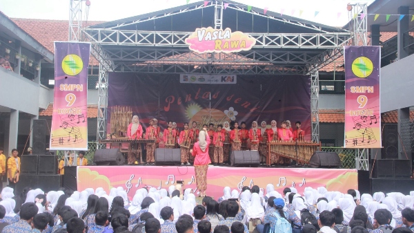 SMP Negeri 9 Kota Bogor Gelar Pentas Seni bertajuk Vaslarawa