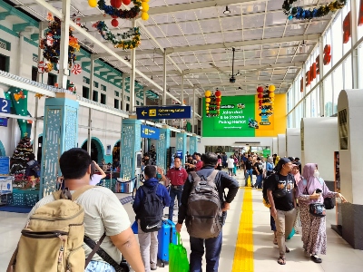 Periode Angkutan Nataru 2024/2025, KAI Catat Kenaikan Jumlah Penumpang 5% dengan OTP Kedatangan 97,8%