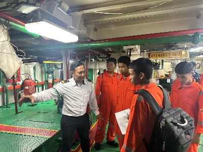 Merayakan Hardiknas, ASDP Ajak Siswa Belajar dari Dek Kapal