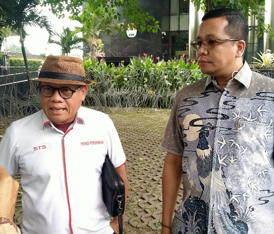 Sambangi KPK, Koordinator KSST Ronald Loblobly: Laporan Dugaan Korupsi Lelang Saham PT GBU Naik Status Jadi Penyelidikan