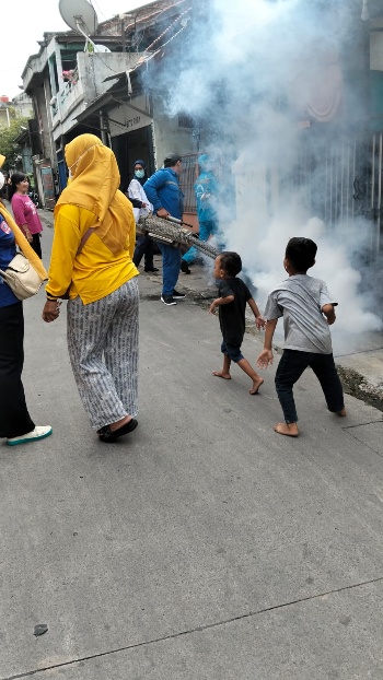 Kendalikan Penyebaran Nyamuk dengan Fogging di Semper Barat, Jakarta Utara