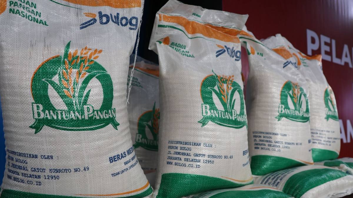 BULOG Siap Salurkan Bantuan Pangan Beras
