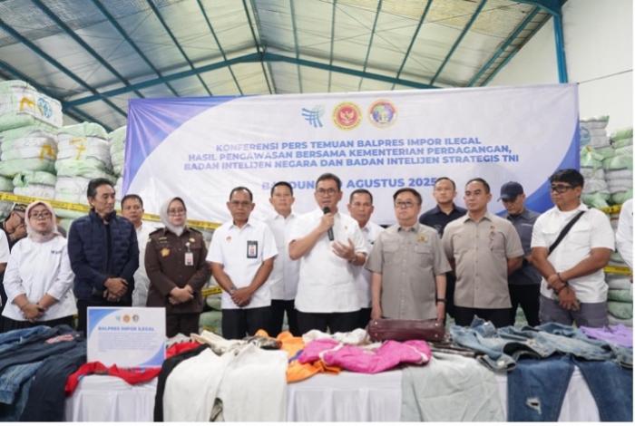 Sinergi Pemerintah Lindungi Konsumen dan Industri Dalam Negeri, Amankan Tekstil Impor Diduga Ilegal senilai Ratusan Miliar Rupiah