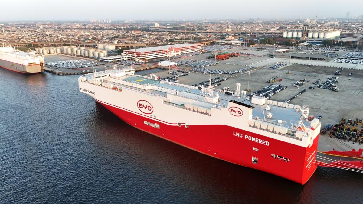 Mantap, Pelindo Sukses Layani Kapal MV BYD Zhengzhou Kapasitas 7000 Unit Mobil
