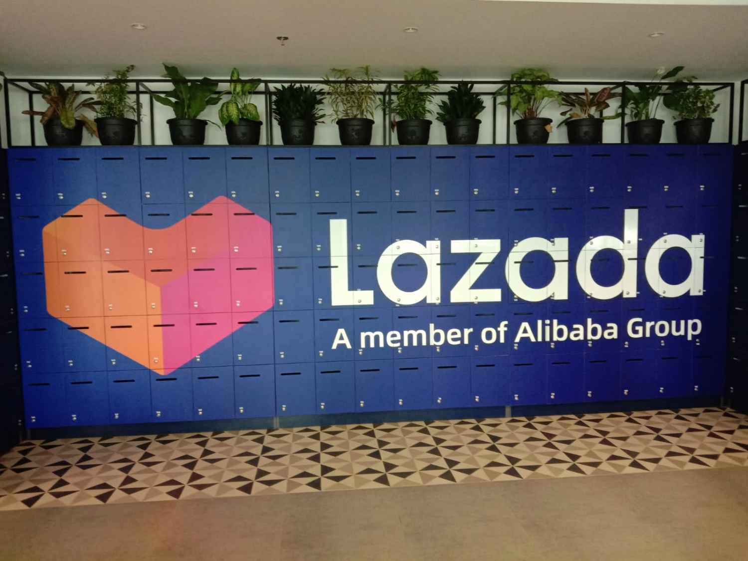 Dukung Keluarga Indonesia, Lazada Luncurkan LazMom