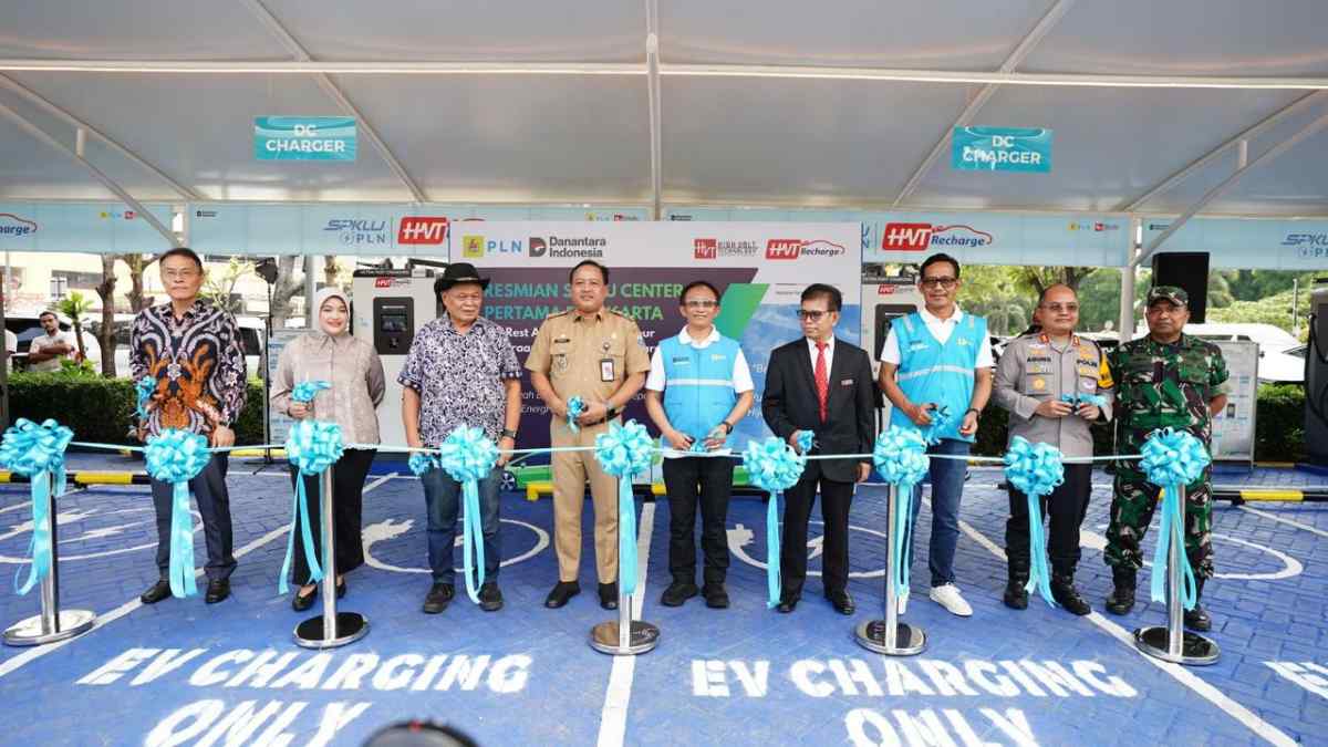 PLN Resmikan 2 SPKLU Center Pertama di Jakarta