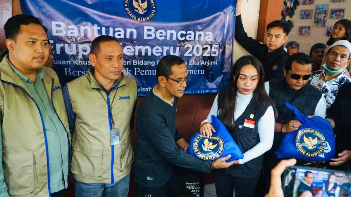 BULOG Salurkan 200 Paket Bantuan dan Cadangan Pangan Pemda untuk Warga Terdampak Erupsi Semeru di Lumajang