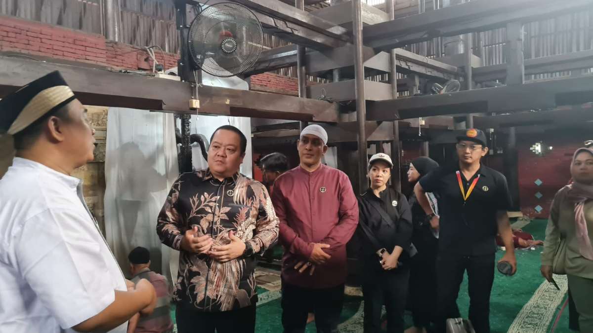 Germany Brilliant Serahkan Bantuan Keran dan Sanitary untuk Masjid Agung Sang Cipta Rasa Cirebon