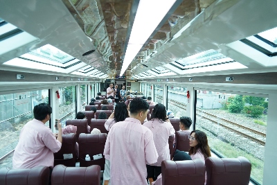 Dongkrak Pariwisata, Lebih dari 644 Ribu Turis Jelajahi Indonesia dengan Kereta Api pada Januari-November 2025