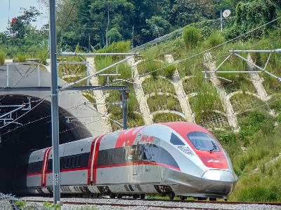 KCIC Berikan Potongan Harga Tiket Kereta Cepat Whoosh Perjalanan Bulan Desember
