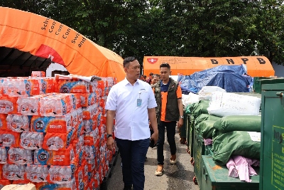 Pastikan Kesiapan Penyaluran Bantuan, Dirut BULOG Ahmad Rizal Ramdhani Tinjau Posko Logistik Terpadu Halim