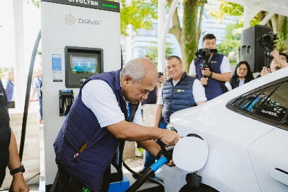 Jelang Nataru 2025/2026, PLN Uji Perjalanan Lampung–Surabaya dengan Mobil Listrik, Pastikan SPKLU Siap Layani Pemudik