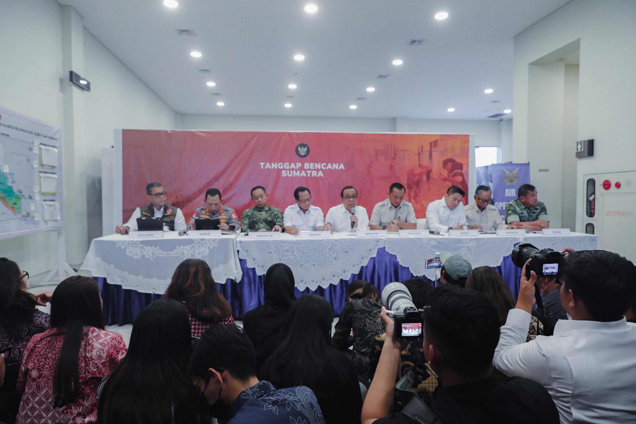 Menko PMK Pratikno: Penanganan Bencana di Aceh, Sumut, dan Sumbar Tunjukkan Kemajuan Signifikan