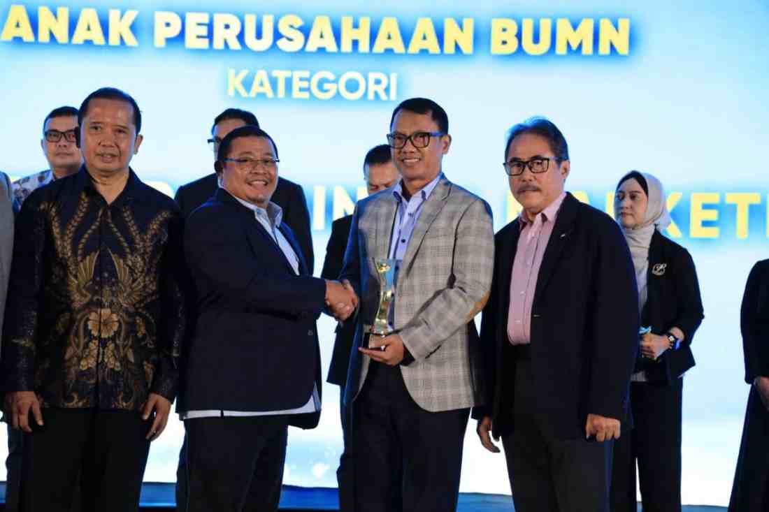 Telkom Akses Terima Penghargaan di BUMN Branding & Marketing Awards 2025