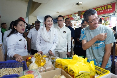 Jelang Tahun Baru 2026, Wamendag Roro Pantau Bapok di Pasar Senen dan Pasar Johar Baru: Stok Aman dan Harga Cenderung Turun