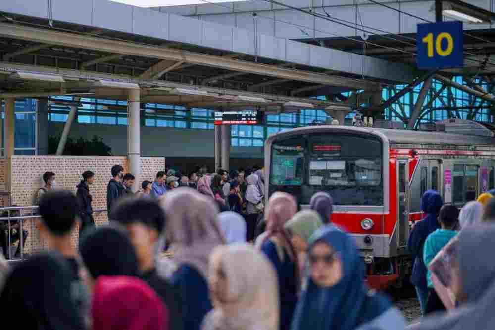 Dukung Mobilitas Urban dan Pertumbuhan Aglomerasi, KAI Perkuat Modernisasi Sarana dan Prasarana KRL Jabodetabek