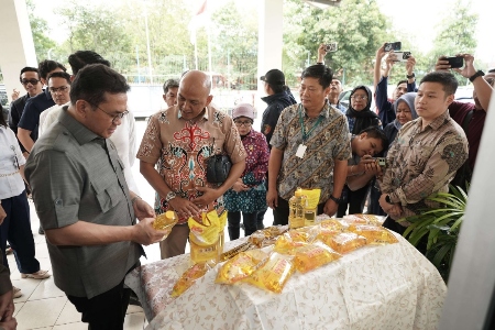 Menjelang Ramadan, Mendag Busan Pastikan Ketersediaan Stok Minyak Goreng Nasional Tetap Melimpah