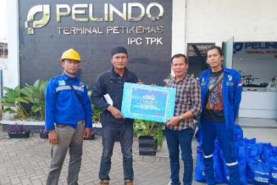 IPC Terminal Petikemas Salurkan 1.730 Paket Sembako