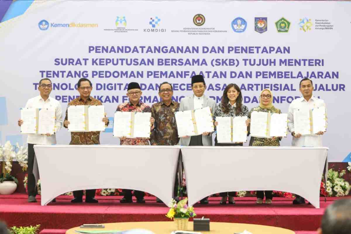 Pemerintah Tetapkan SKB 7 Menteri tentang Pemanfaatan Teknologi Digital dan AI di Pendidikan