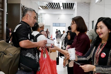 KCIC Hadirkan Pembagian 13 Ribu Takjil Gratis bagi Penumpang Kereta Cepat Whoosh