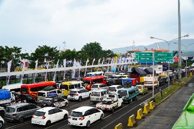 ASDP Kerahkan Layanan Maksimal, Antrean Kendaraan Padat Mengalir menuju Pelabuhan Gilimanuk