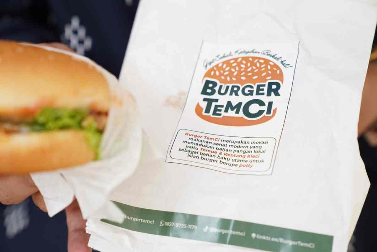Keren, Inovasi Mahasiswa UNS Ubah Tempe dan Kentang Kleci Jadi Burger TemCi