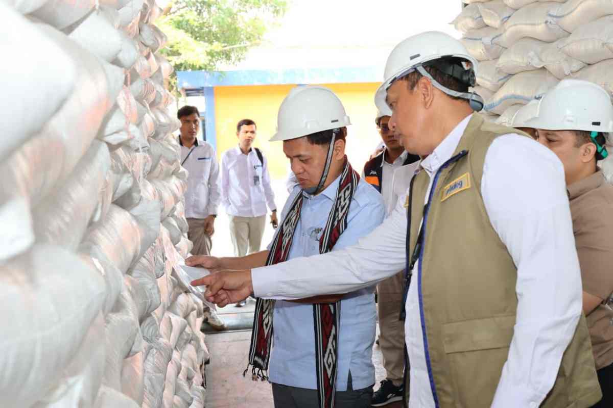 Perum BULOG Pastikan Ketersediaan Stok Beras Nasional melalui Kunjungan Kerja DPR RI di Gudang Sunter
