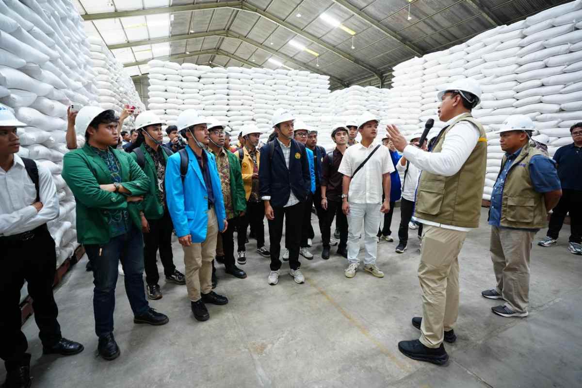 Perum BULOG Sambut Kunjungan BEM Se-Indonesia di Gudang Kelapa Gading, Perkuat Transparansi Ketahanan Pangan Nasional