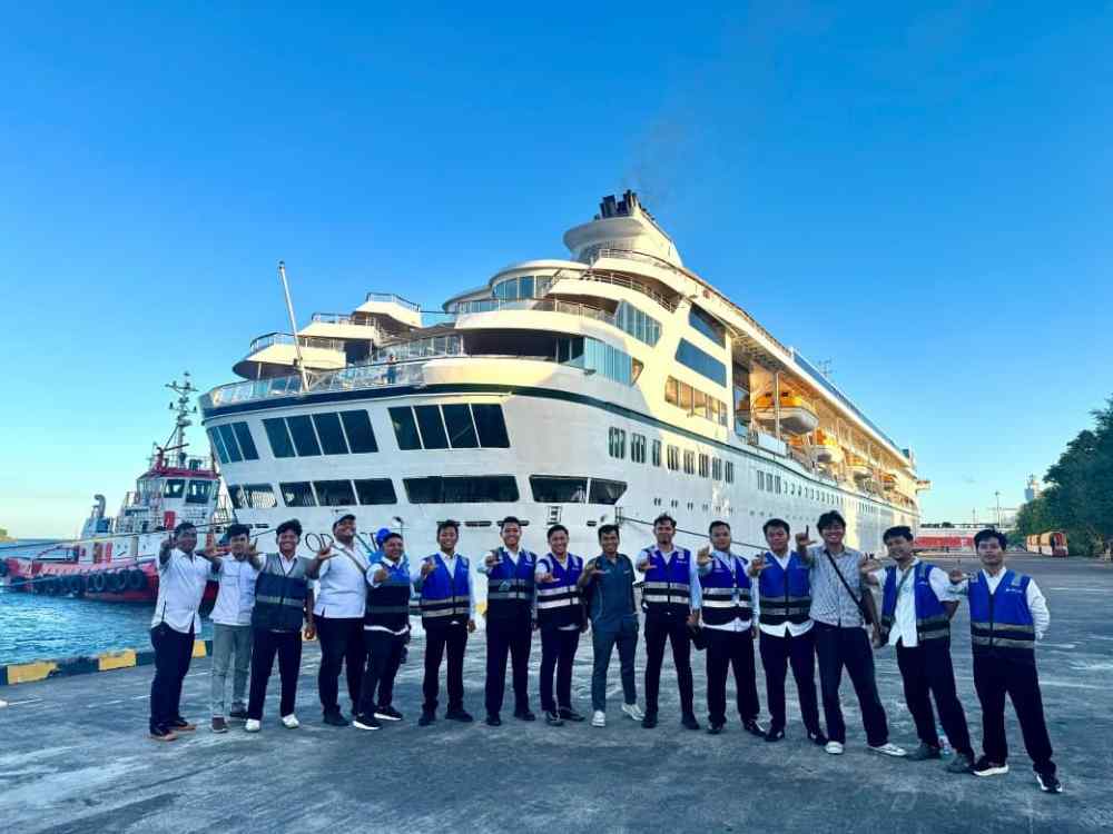 PELNI melalui Layanan Keagenan Kapal Sukses Mendukung Operasional Kapal Pesiar MV Odyssey selama berada di Indonesia