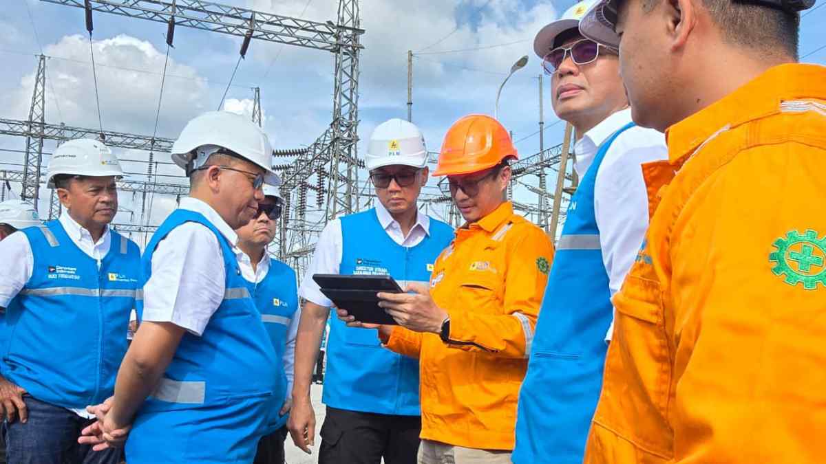 Kunjungi Pusat Pengatur Beban Sumatra, Dirut PLN Darmawan Prasodjo Pimpin Upaya Percepat Pemulihan Sistem Kelistrikan di Sumatra