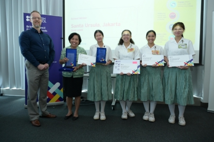 SMA Santa Ursula Jakarta Raih Penghargaan Pemenang Regional Asia Timur dalam Kompetisi Global ‘Your World’