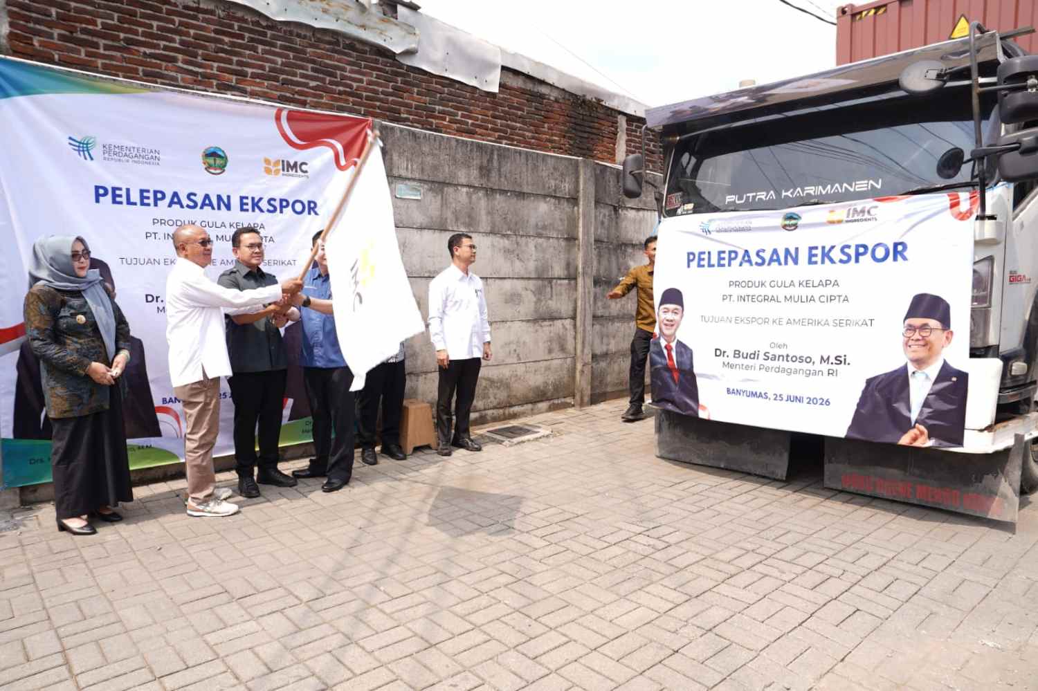 Mendag Busan Lepas Ekspor Gula Kelapa Banyumas ke AS