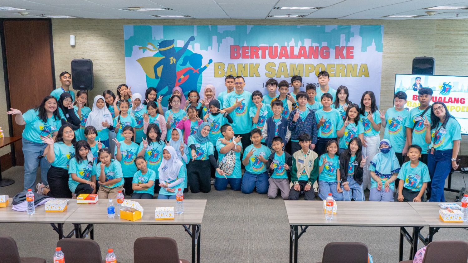 Dukung Literasi Keuangan Pelajar, Bank Sahabat Sampoerna Gelar Program “Bertualang ke Bank Sampoerna”