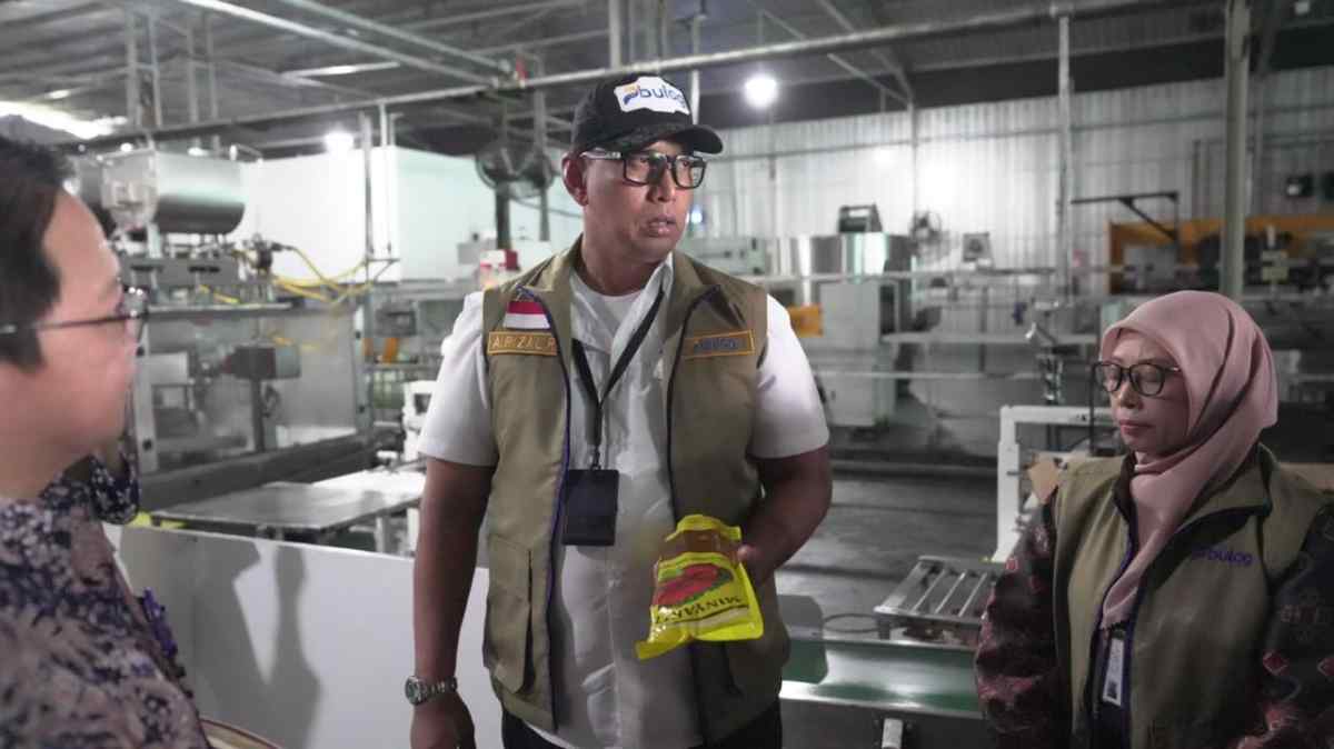 Dirut BULOG Sidak ke Pabrik PT KMR, Perintahkan Penarikan Seluruh Produk Minyakita yang Diindikasikan Berbau Solar