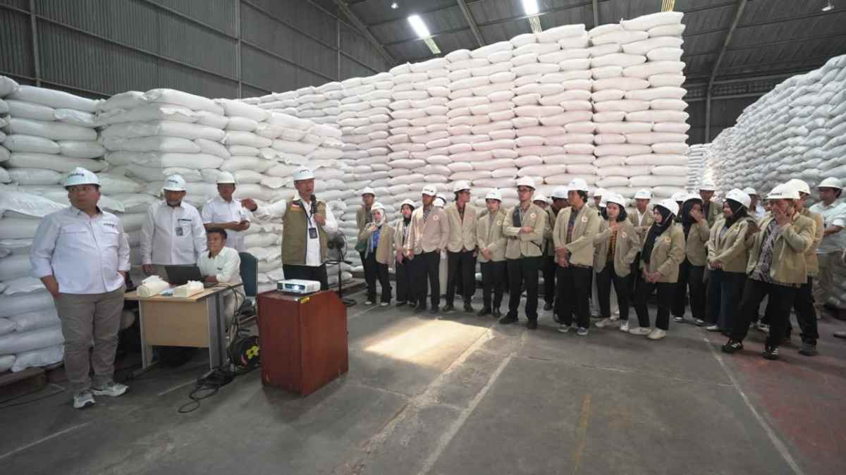 BULOG Terima Kunjungan Mahasiswa UGM di Gudang BULOG Sunter, Lihat Langsung Pengelolaan Cadangan Beras Pemerintah