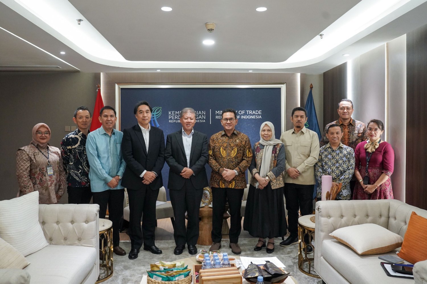 Pertemuan Mendag Busan dengan Perwakilan Kantor Pusat Epson, RI Dorong Ekspor Industri Padat Karya