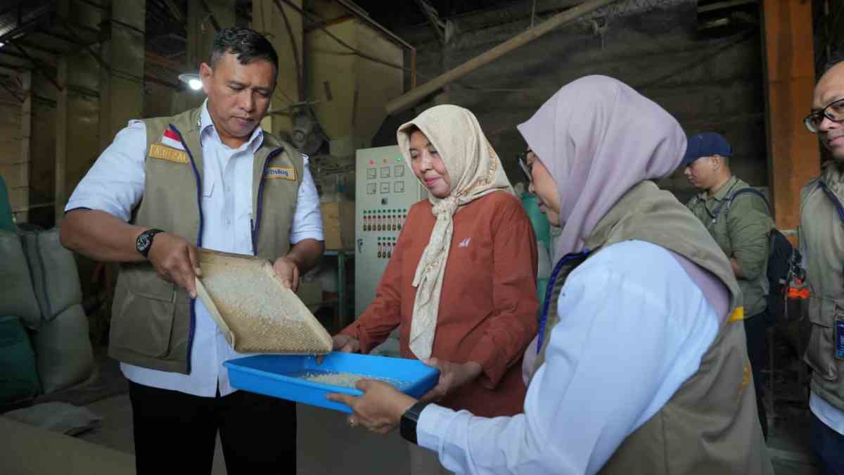 Monitoring Mitra Penggilingan di Jateng, Dirut BULOG Ahmad Rizal Ramdhani Pastikan Kualitas Beras Nasional dan Perkuat Pemberdayaan Penggilingan Rakyat
